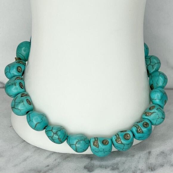 Faux Turquoise Skull Beaded Stretch Bracelet - Picture 5 of 6
